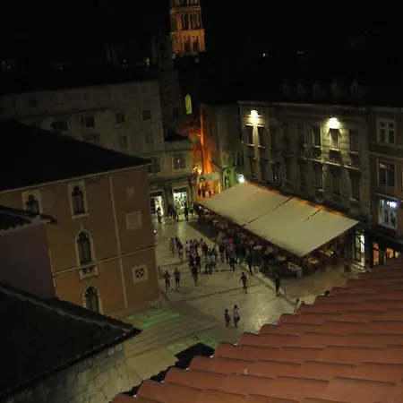 Piazza Old Town Apartman