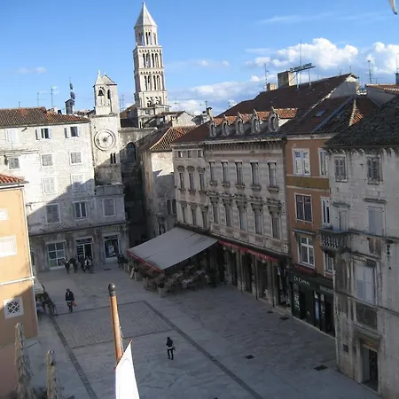 Piazza Old Town Apartment