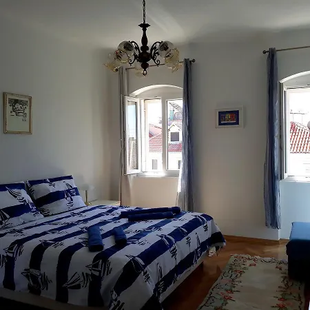 Piazza Old Town Apartment Split