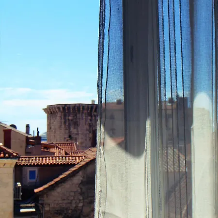 Piazza Old Town Apartment Split